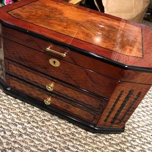Wooden large jewelry box